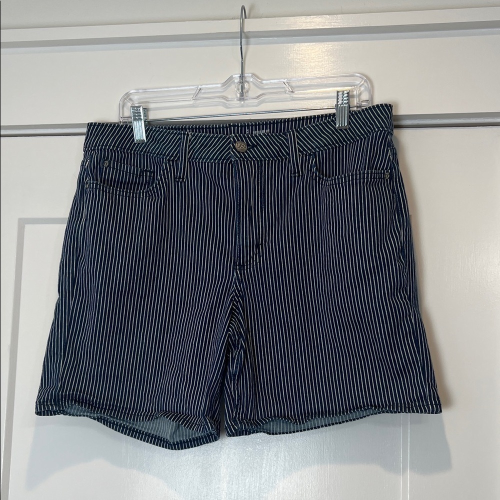 Lee Navy Striped regular fit mid rise Women's Shorts.